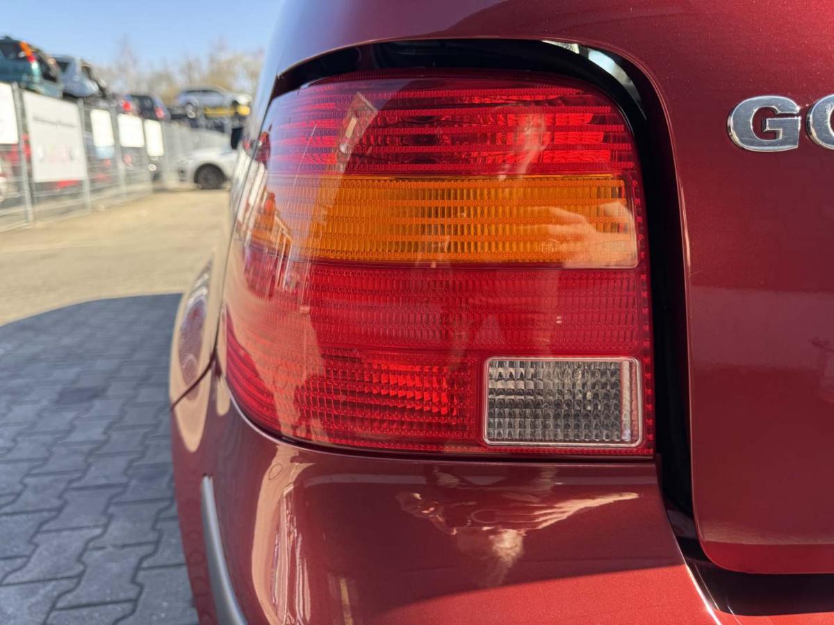 VW Golf 4 original R&uuml;cklicht R&uuml;ckleuchte Schlussleuchte links Flie&szlig;heck Bj.2000